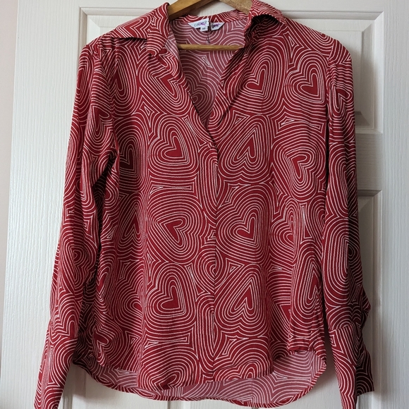 Catherine Gee Tops - Catherine Gee silk blouse xs heart print Valentine shirt